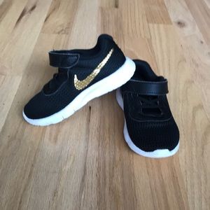 Toddler Nike Shoes- Black with gold size 7C